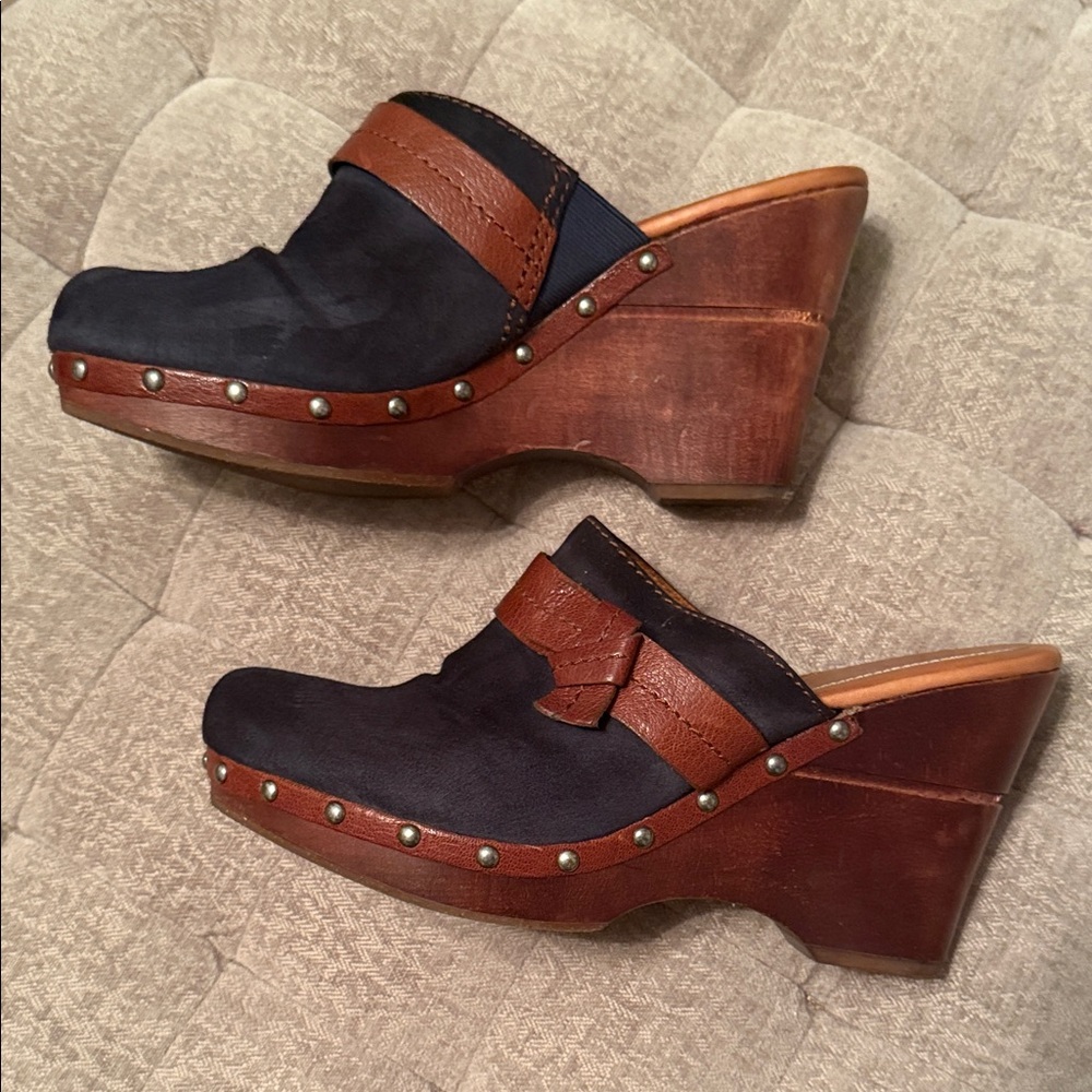 Naya Blue and Brown Women's Mules